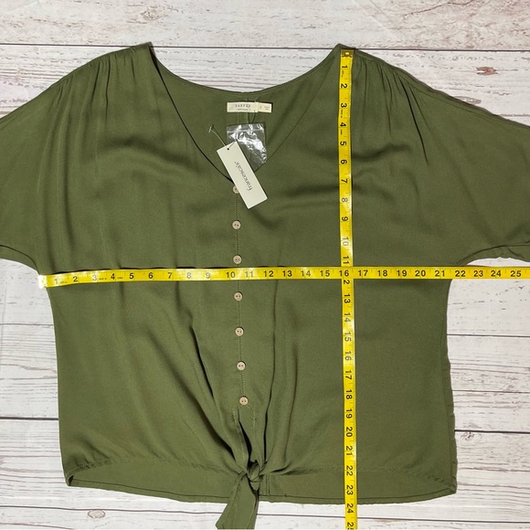 HARPER by Francesca’s Tie Front Top - Large - Picture 14 of 16